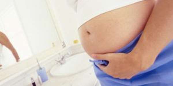 Участившееся мочеиспускание относят к одним из первых признаков беременности