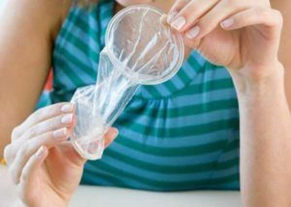 При половой близости необходимо использовать презерватив