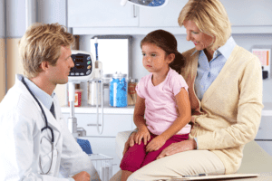ребенок у врача
