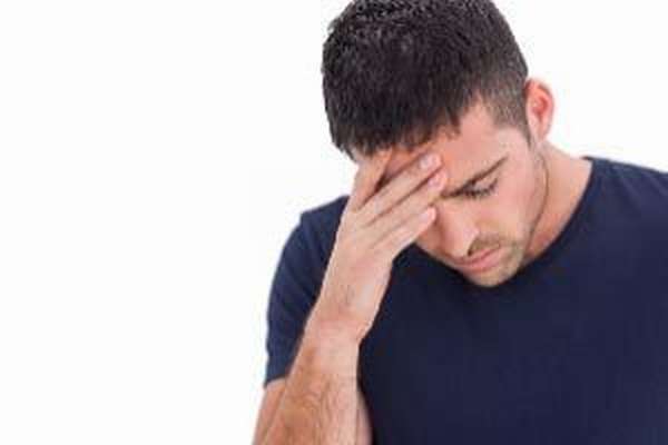 Побочные эффекты - головные боли, головокружение